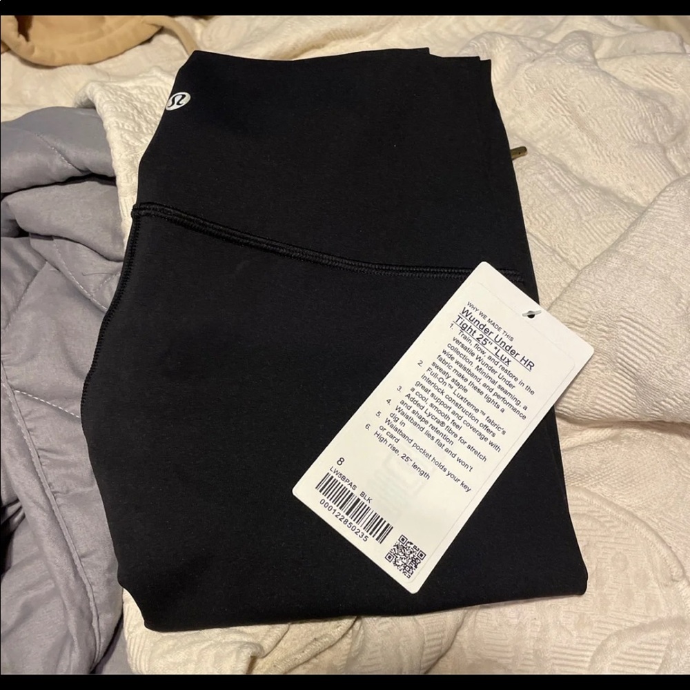Lululemon NWT Wunder Under 25” Full-on Luxtreme Size 8 Black